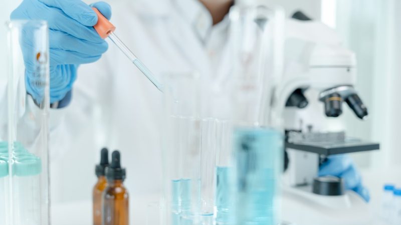 离心管螺旋盖与压盖：解析其差异与选择要点